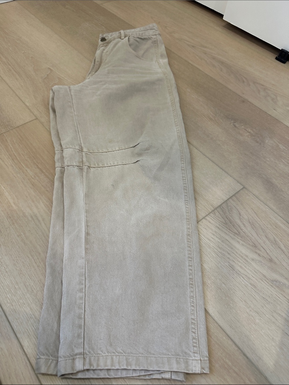 Women’s Cropped barrel Jeans in Light Tan